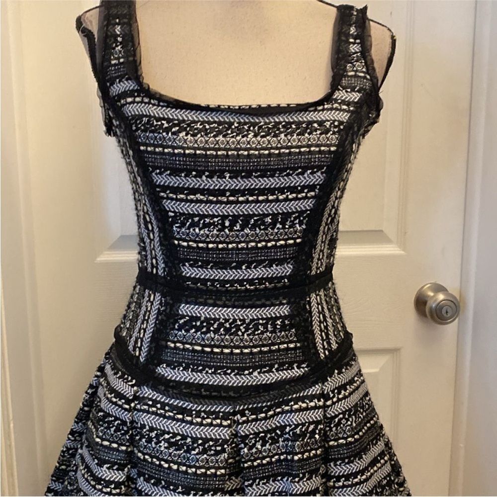 Milly Elegant Black and White Patterned Dress, US4 - Picture 3 of 12